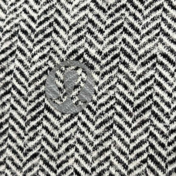 Lululemon Nice Asana Jacket  Heathered Herringbone Black White Size 10 - Picture 12 of 16
